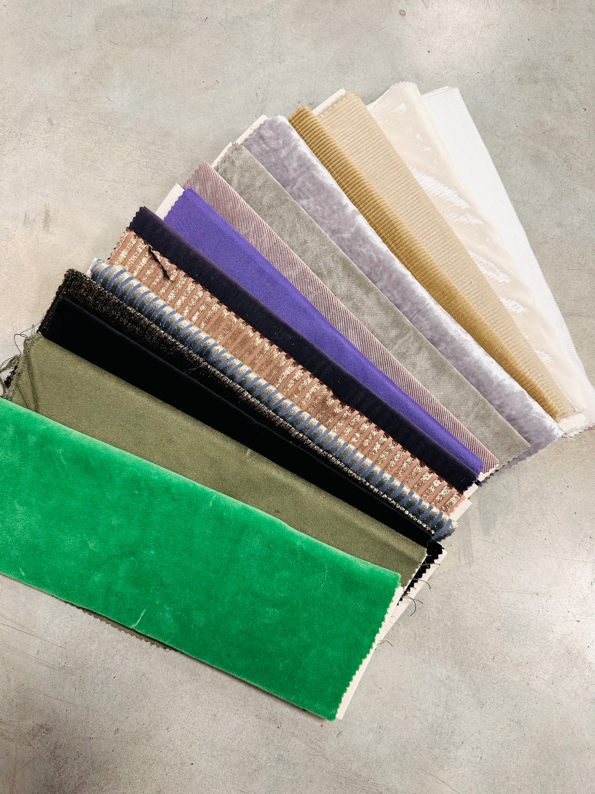 Velvet Mix 14 pcs. THE FABRIC SALES